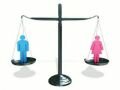 Белорусские женщины работают больше, а получают на четверть меньше мужчин. Эксперты объясняют несправедливость