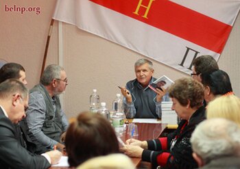 Экс-председатель Независимого профсоюза горняков Николай Новик презентовал свою книгу «НПГ. Право «людзьмi звацца»